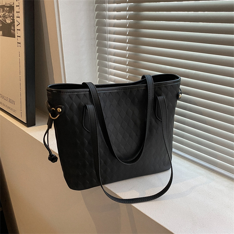 Large Capacity Women's Tote Bag 2023 New Niche Design Solid Color Casual Shoulder Bag